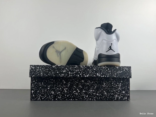 Bmlin Shoes JORDAN BLACK' AIR 'WHITE RETRO DD0587-110 5 0710